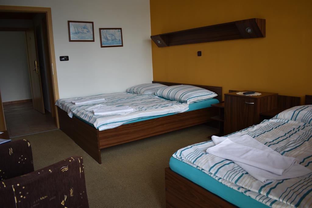 Resort Marina Labe Lovosice Habitación foto